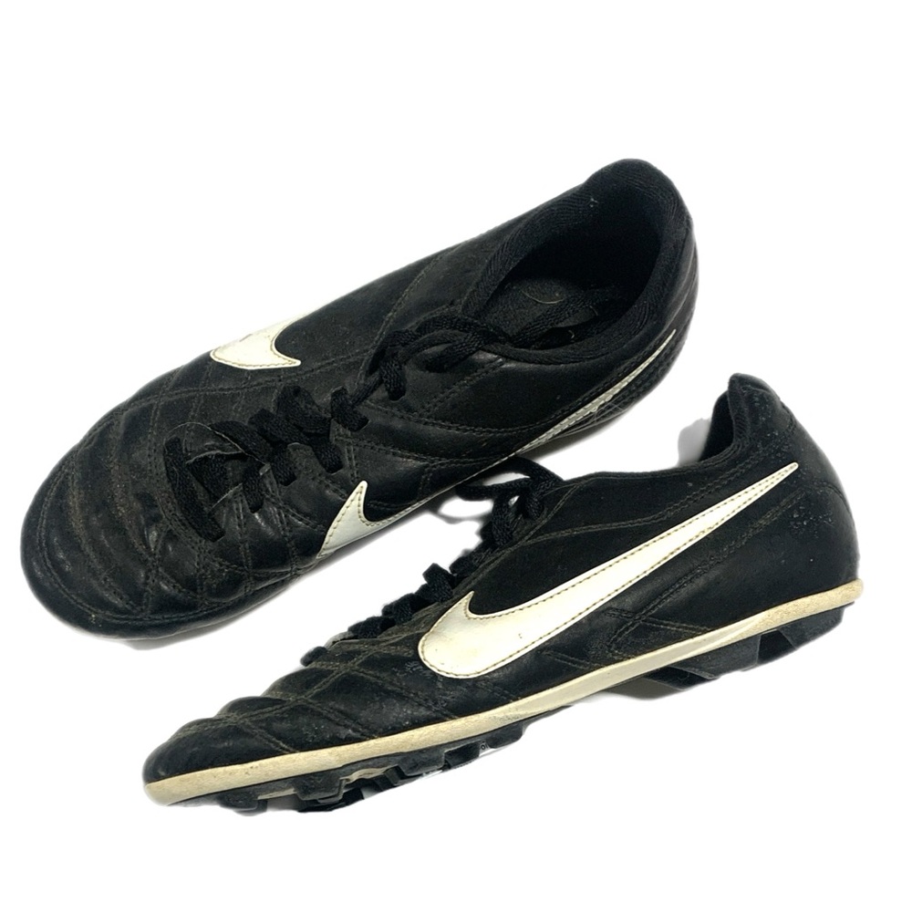 Nike Youth Black Athletic Shoes w/ White Accents Football Cleat Baseball 3319 5Y